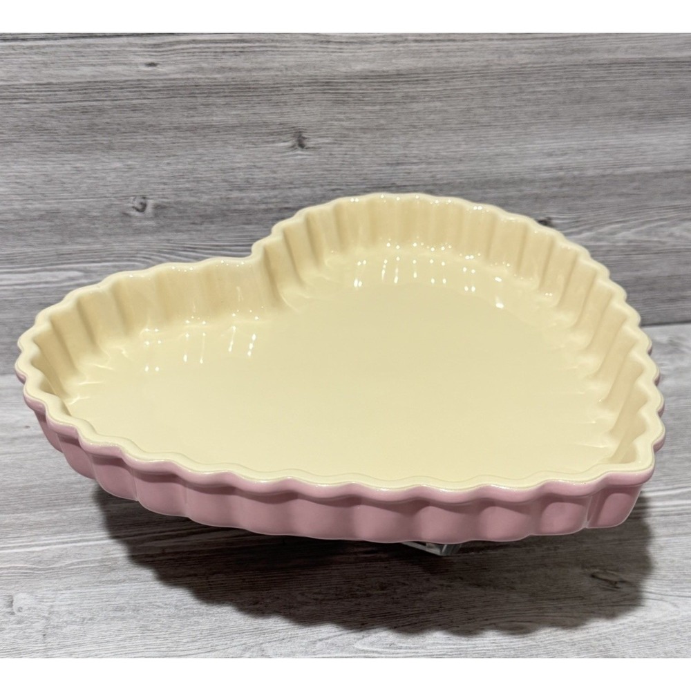 Le Creuset Chiffon Pink Fluted Heart Tart Pie Dish Stoneware 11.7"